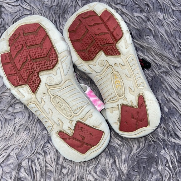 Girls Keen Sandal Size 4 - Picture 2 of 3